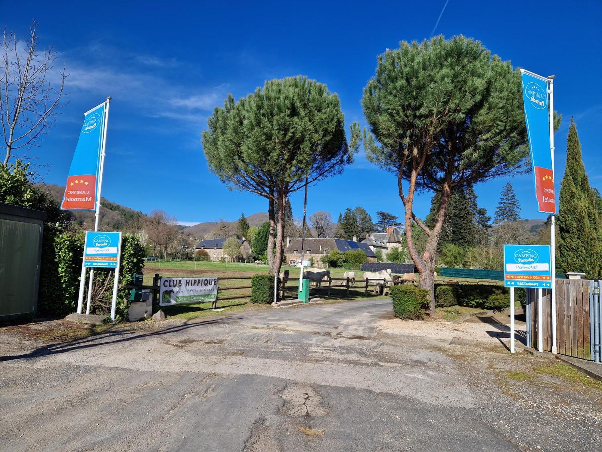 Camping Paradis Marmotel Saint-Geniez-dʼOlt Exteriér fotografie